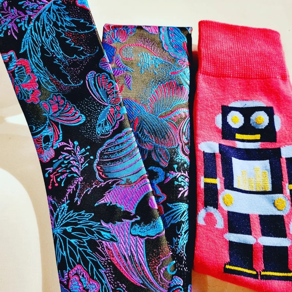 Necktie and socks
